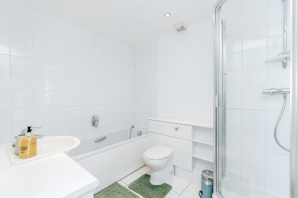 Excel Dock Apartments London Exterior photo